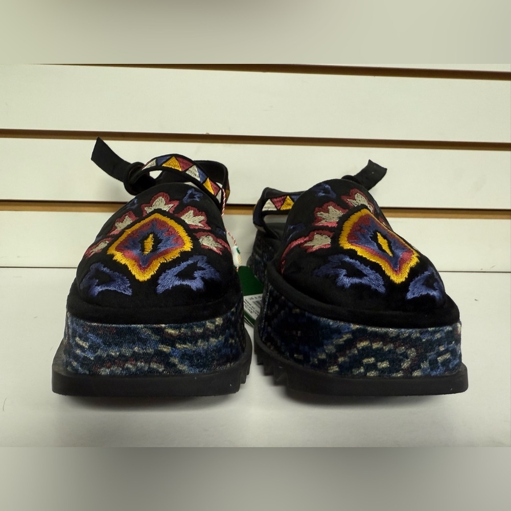 FARM Rio Black Suede Platform Sandals with Multicolor Embroidery - Picture 6 of 11